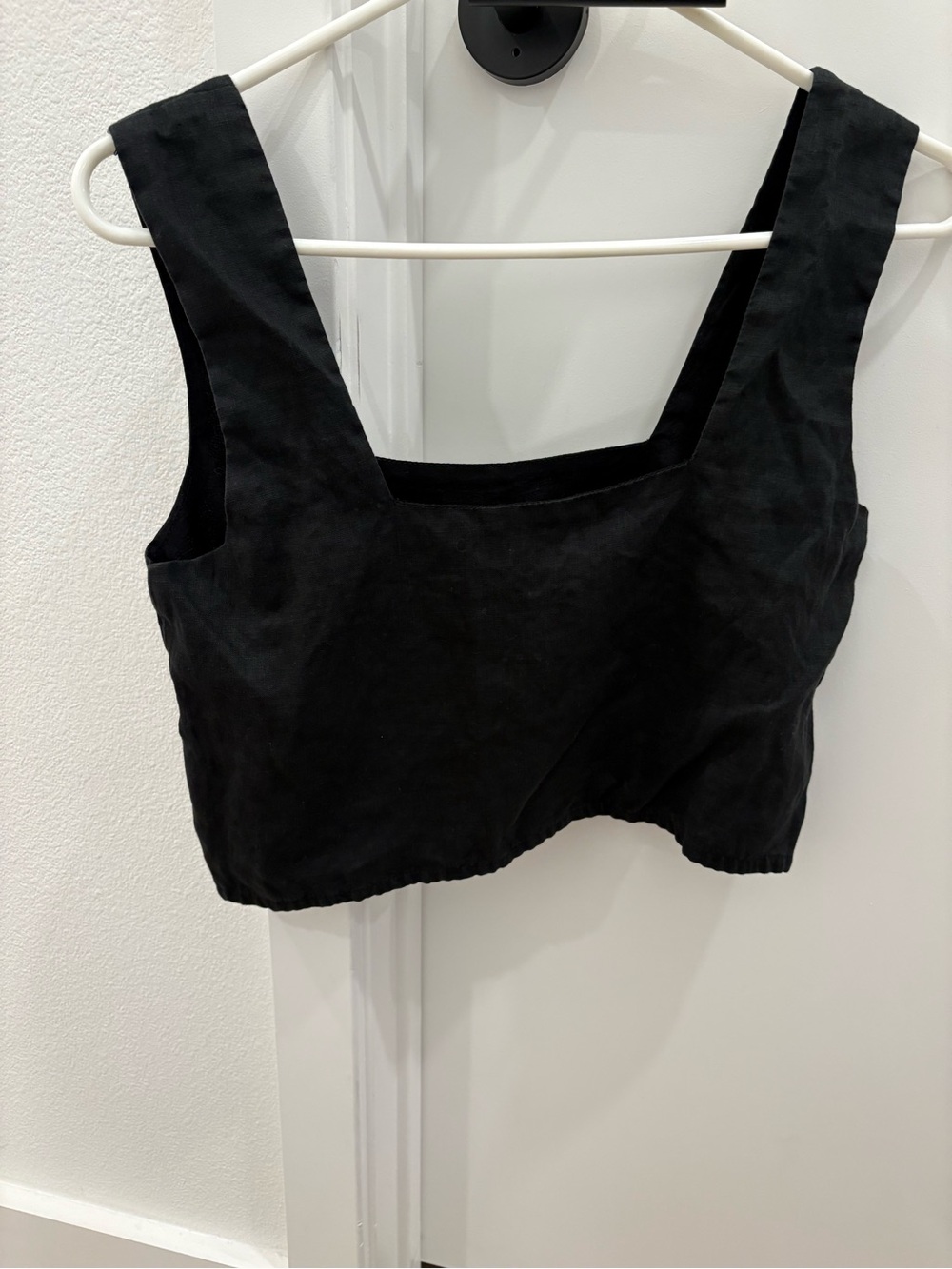 Free the label crop linen tank *Read*